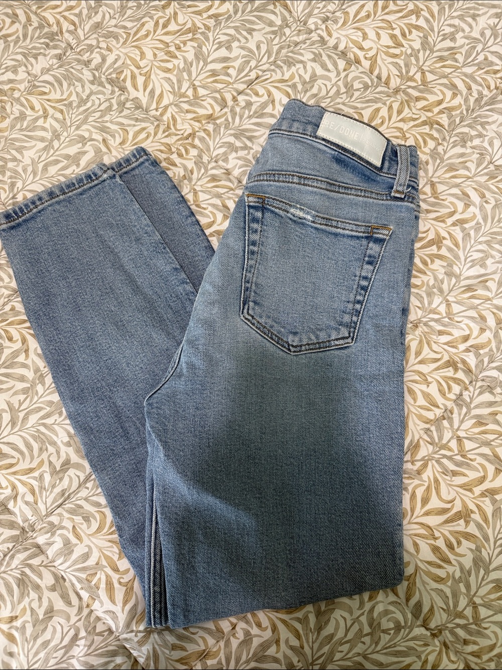 Re/Done Straight-Leg Jeans in Light Blue Wash